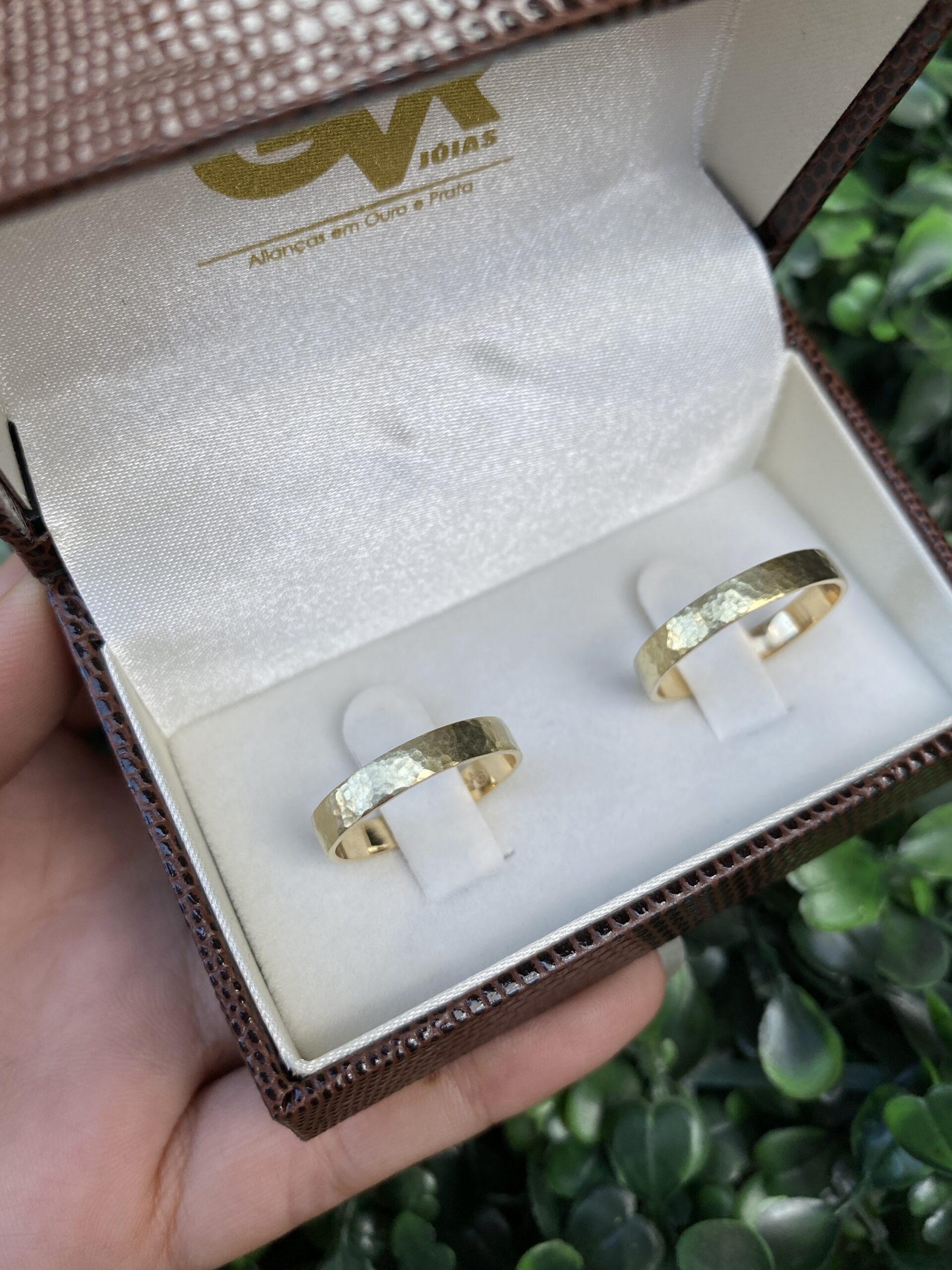 Par de aliança 3mm em ouro - Martelada - Imagem 7