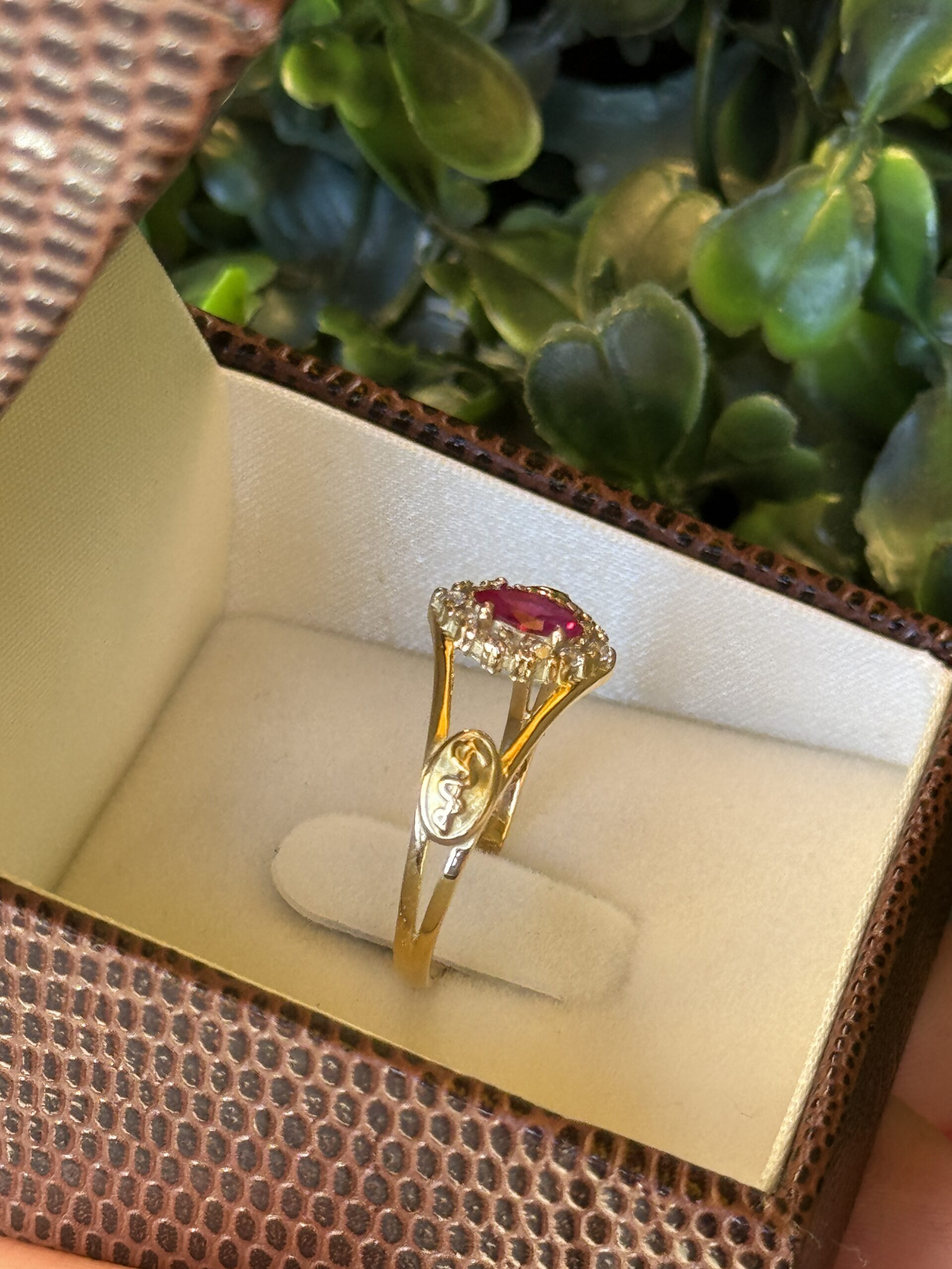 Anel de formatura em ouro 18k - Imagem 5