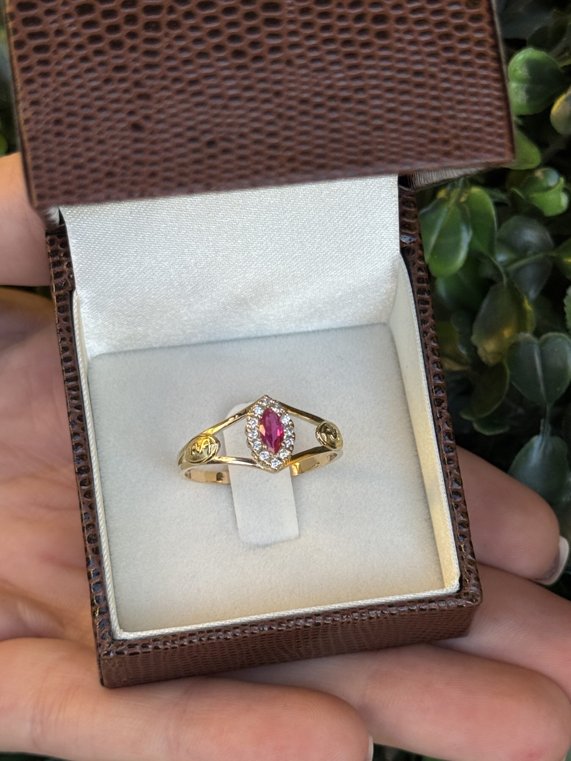 Anel de formatura em ouro 18k - Imagem 2