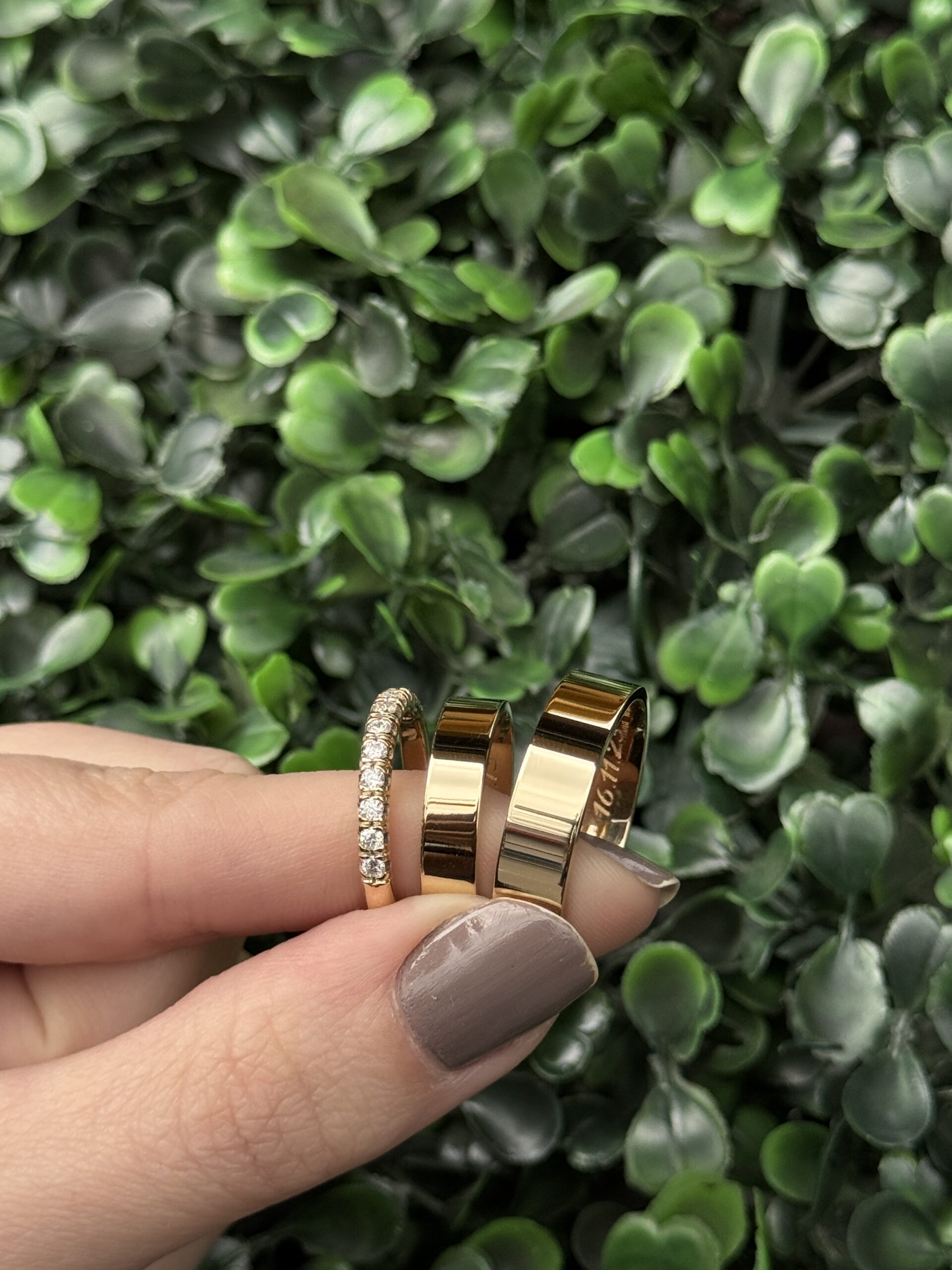 Par de aliança 6mm + meia aliança em ouro - Imagem 2