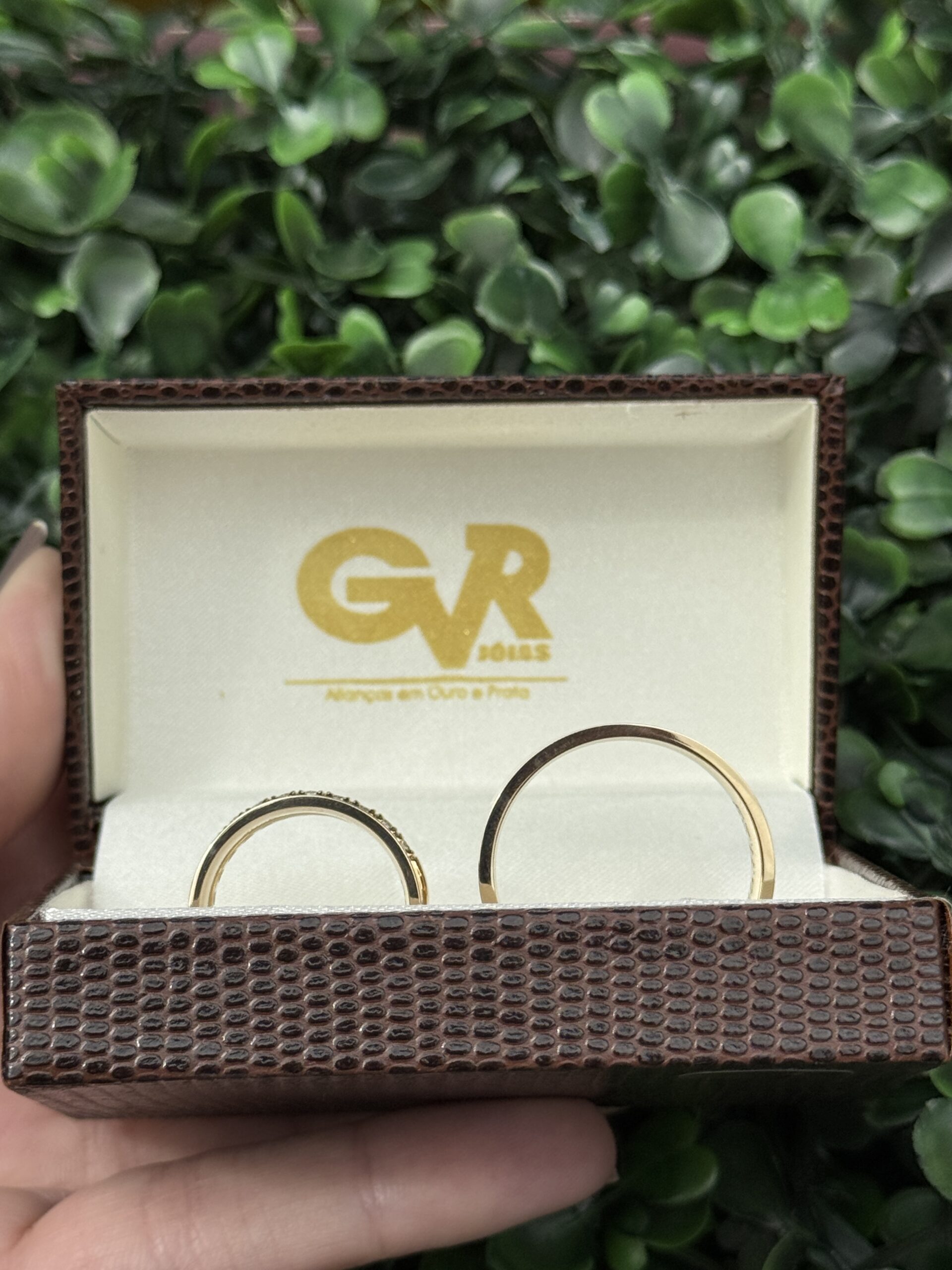 Par de aliança 6mm + meia aliança em ouro - Imagem 5