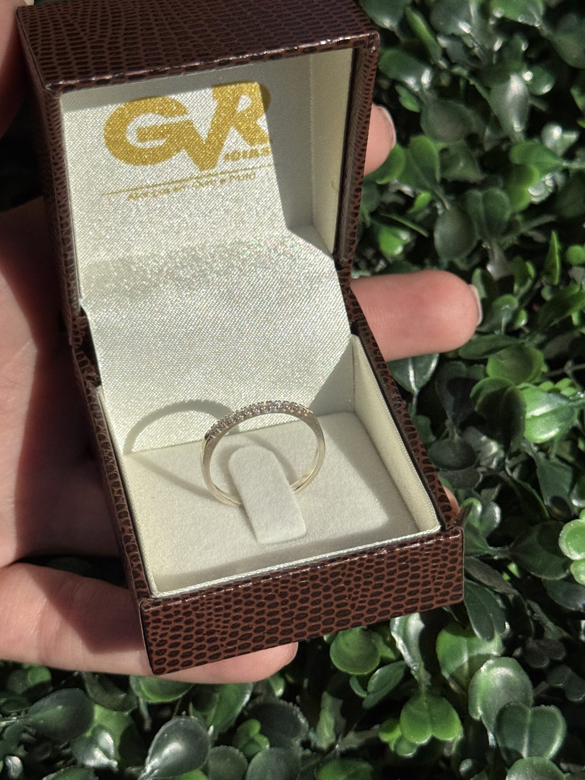 Meia aliança fina em prata - Imagem 5