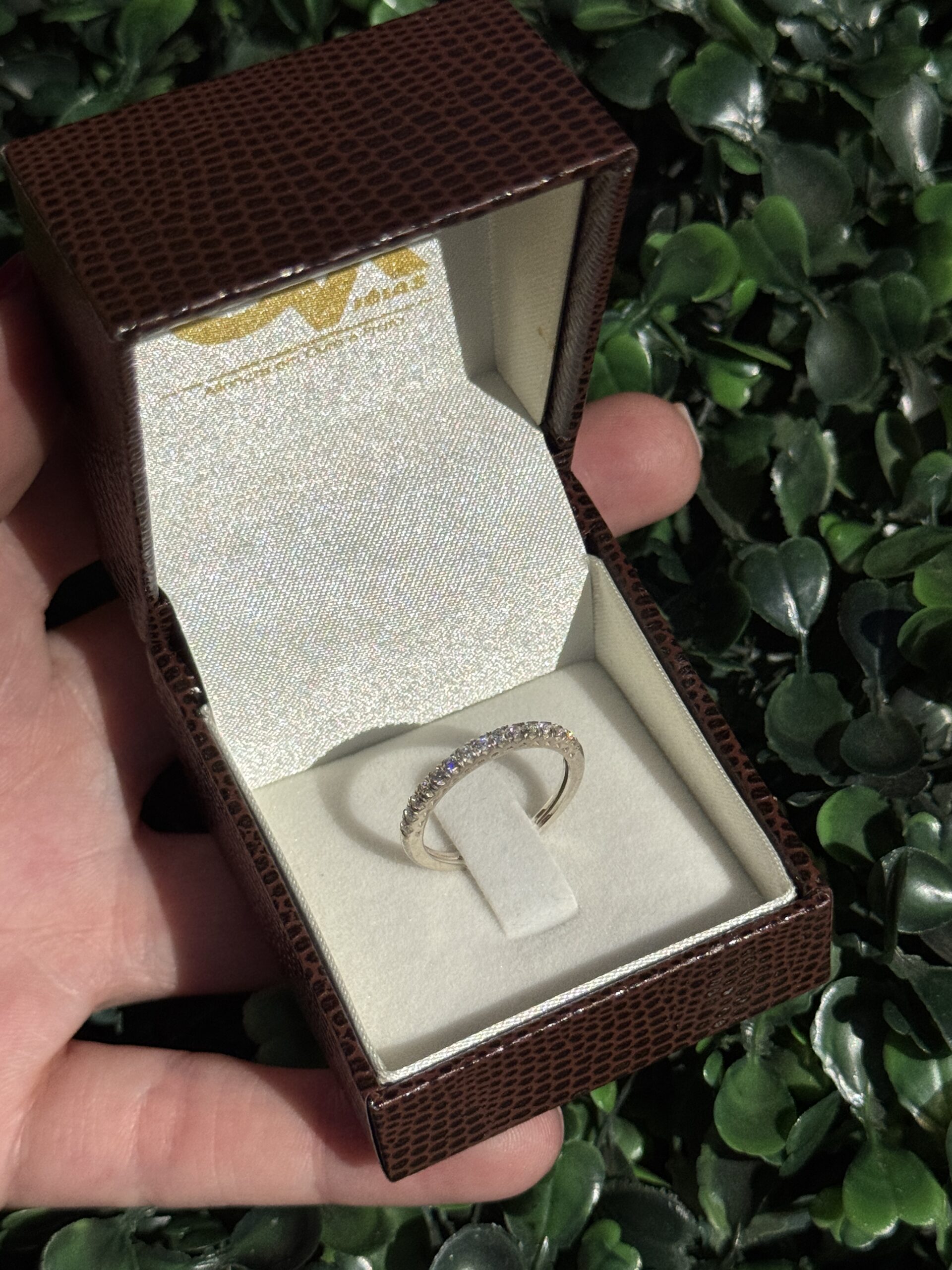 Meia aliança fina em prata - Imagem 3