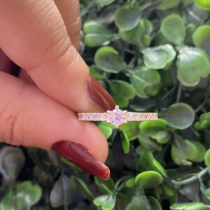 Solitário em prata cravejado