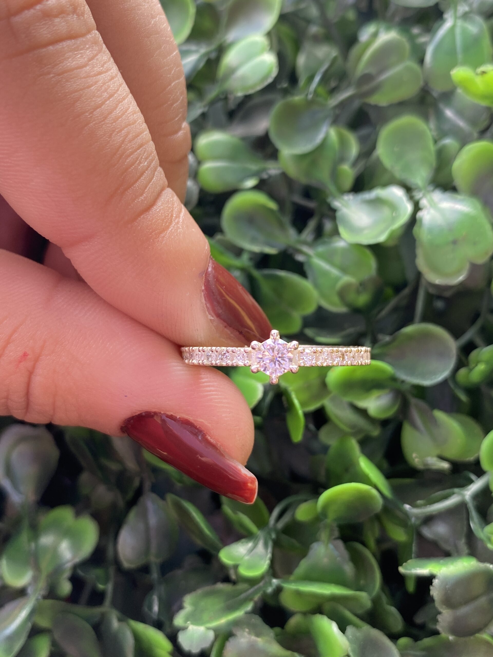 Solitário em prata cravejado