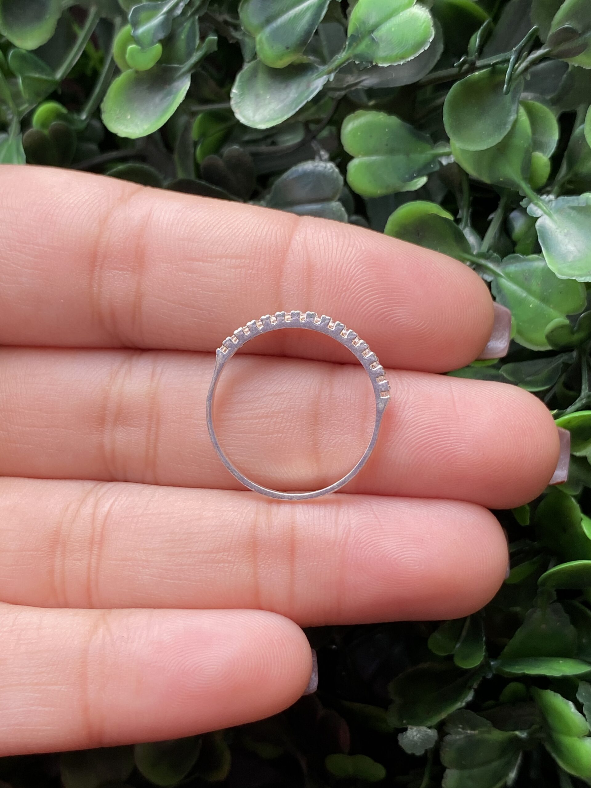 Meia aliança em prata cravejada - Imagem 2