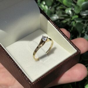 Solitário em ouro 18k