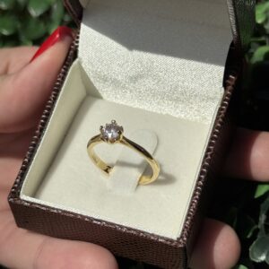 Solitário em ouro 18k