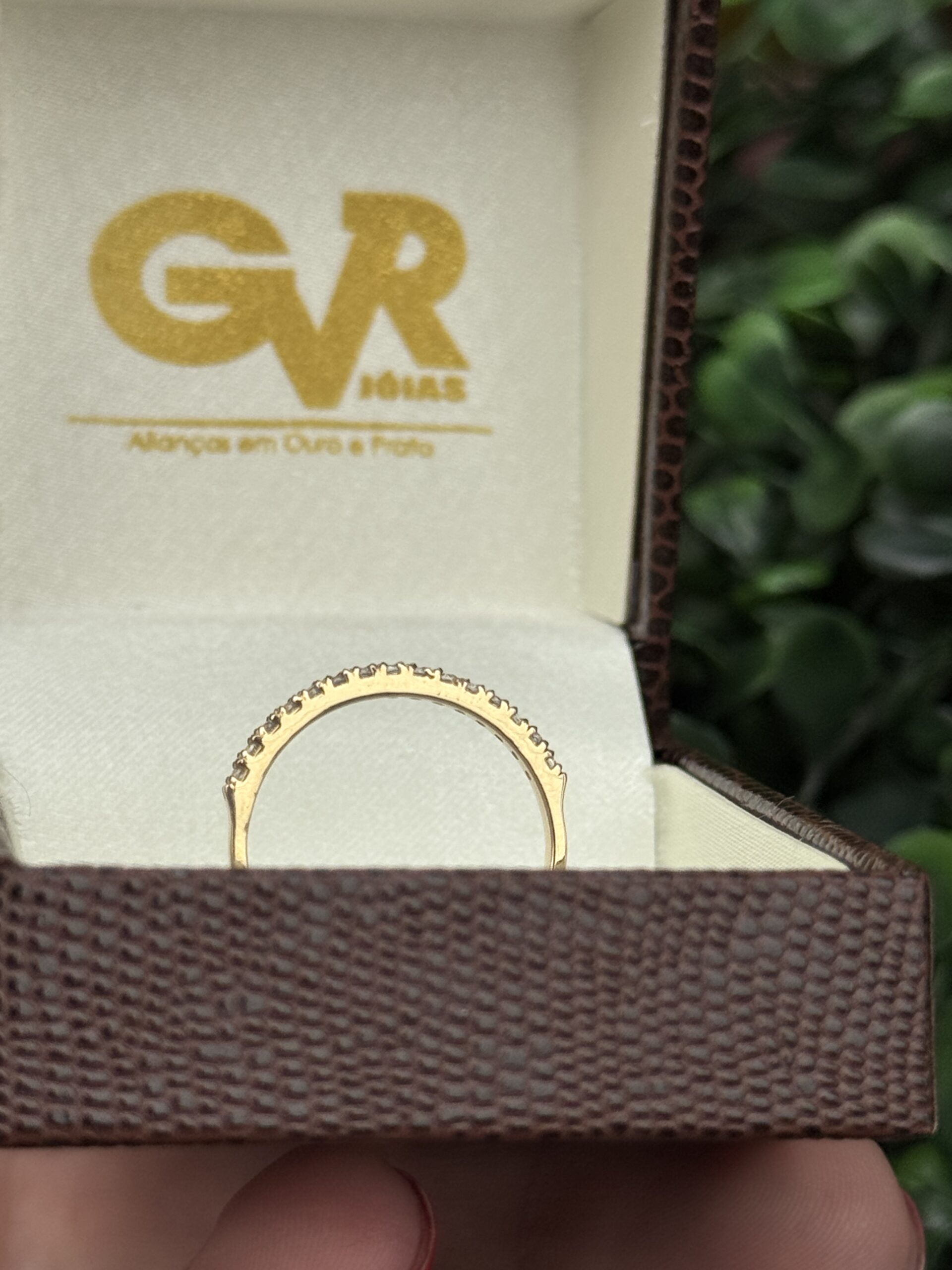 Meia aliança fina em ouro 18k - Imagem 2