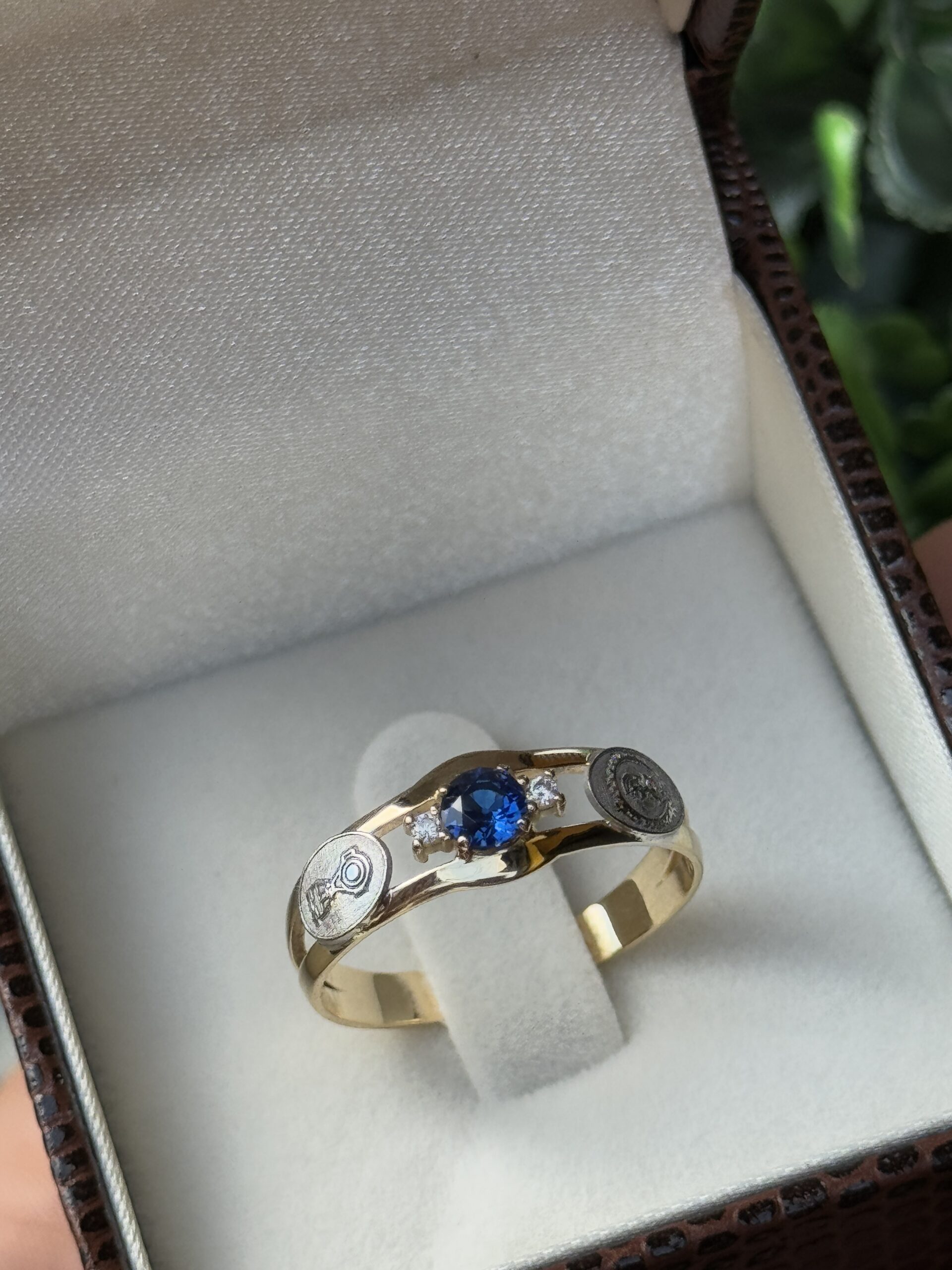 Anel de formatura em ouro 18k