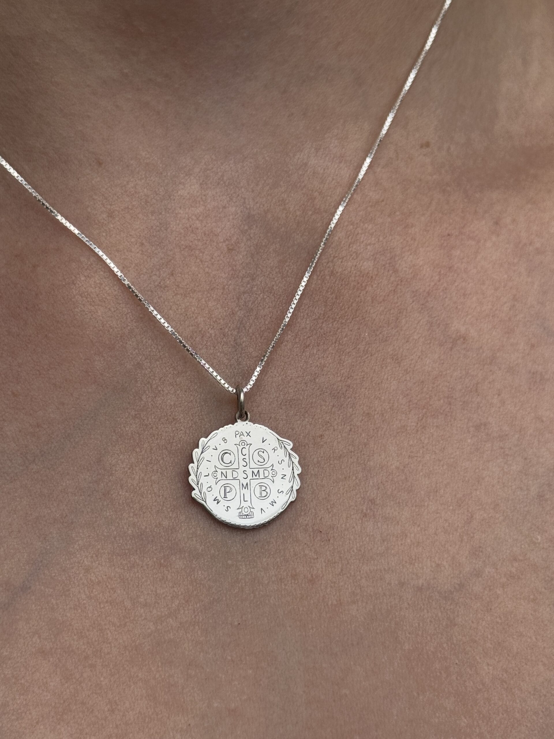 Pingente São bento em prata - Ramos - Imagem 3