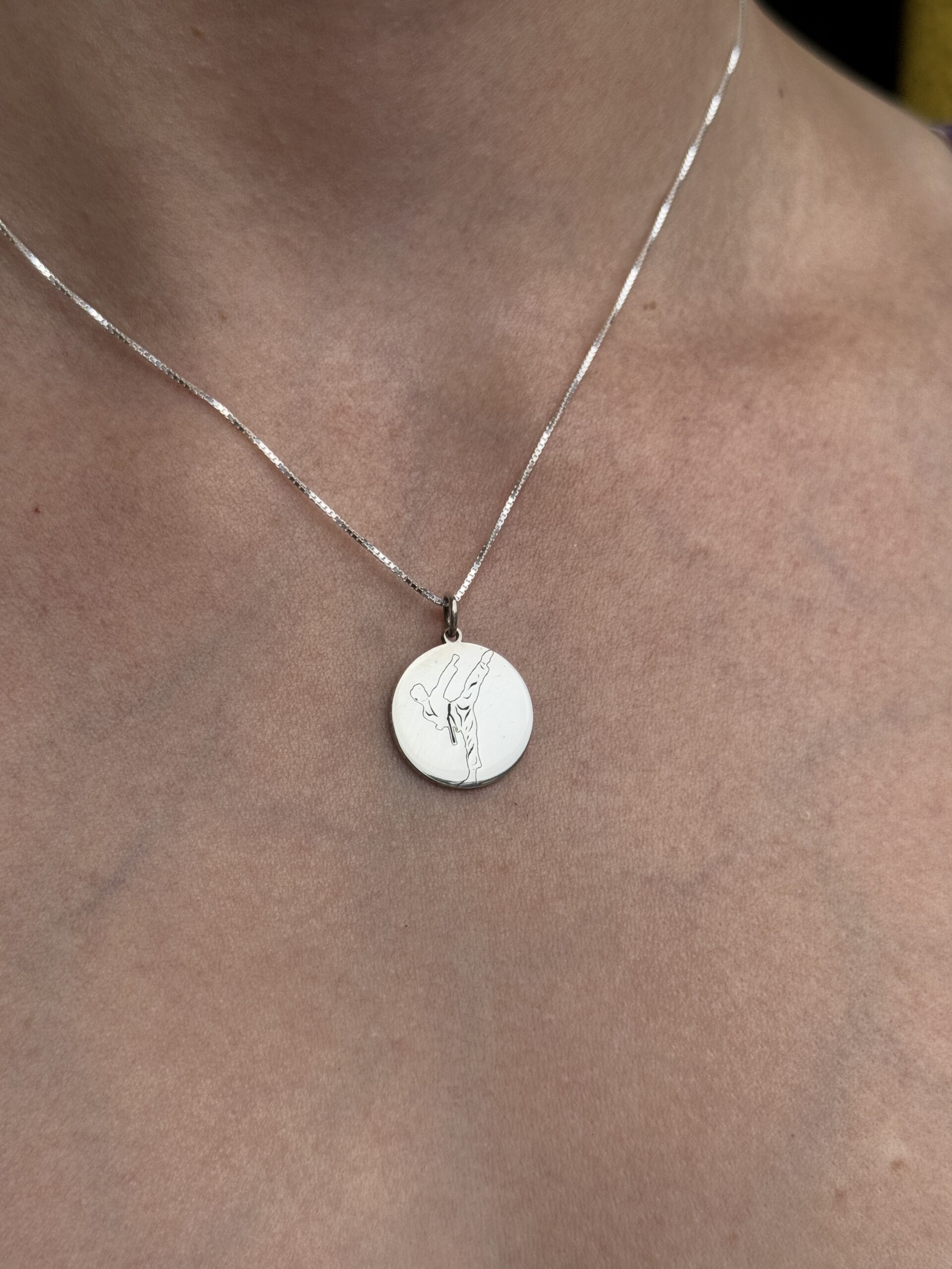 Pingente em prata - Karatê - Imagem 3