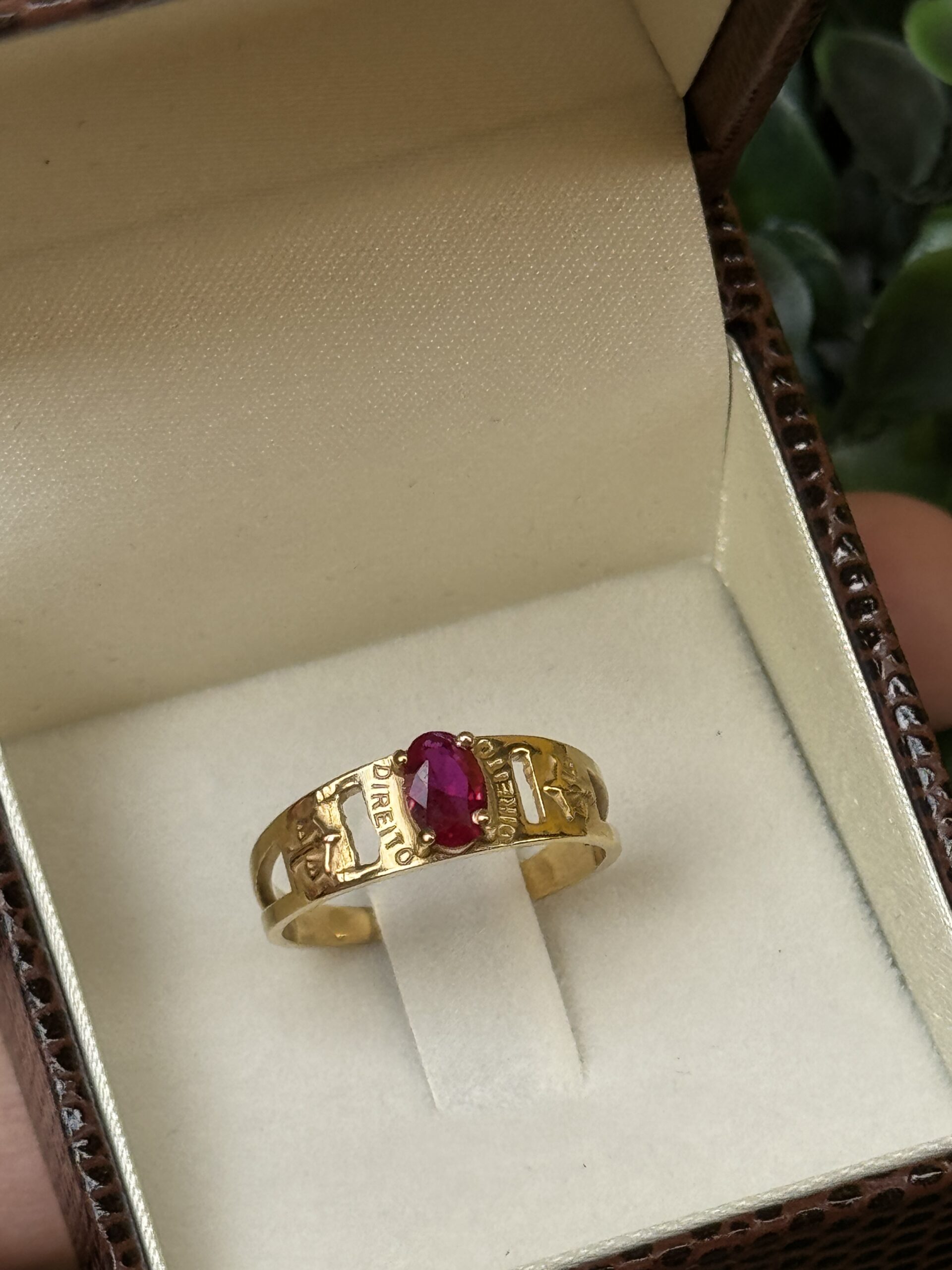 Anel de formatura em ouro 18k - Imagem 9