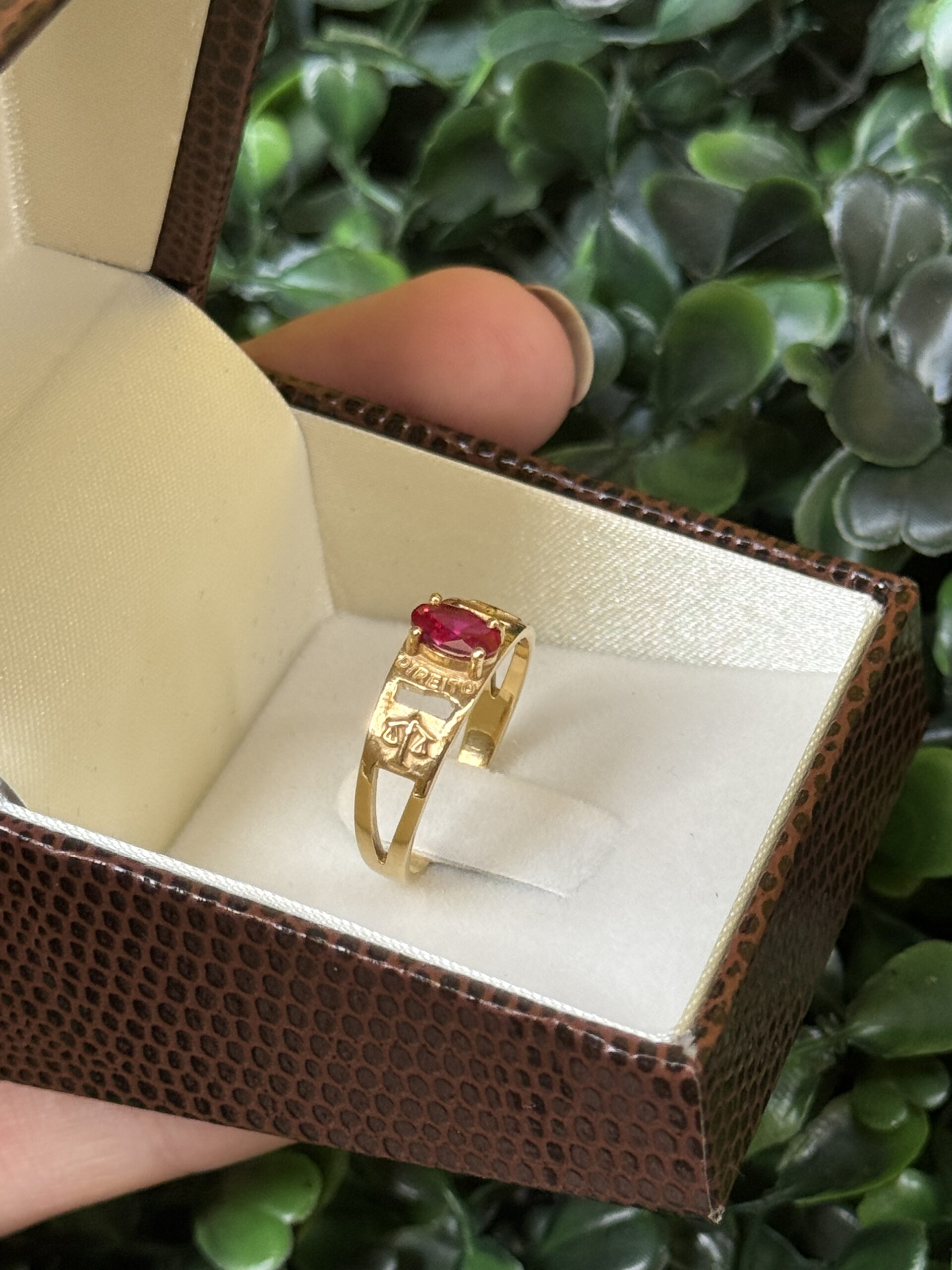 Anel de formatura em ouro 18k - Imagem 7