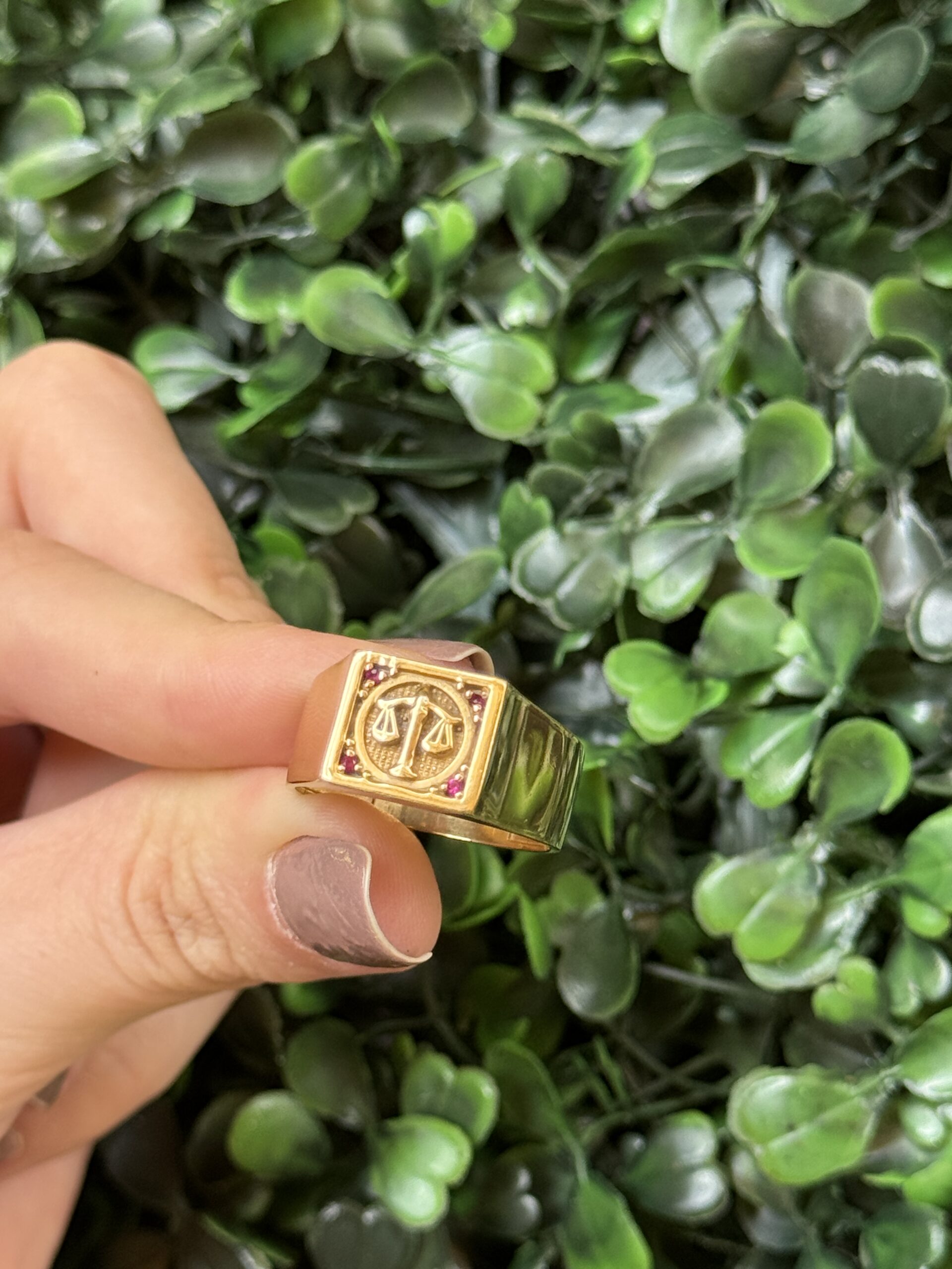 Anel de formatura em ouro 18k - Imagem 9