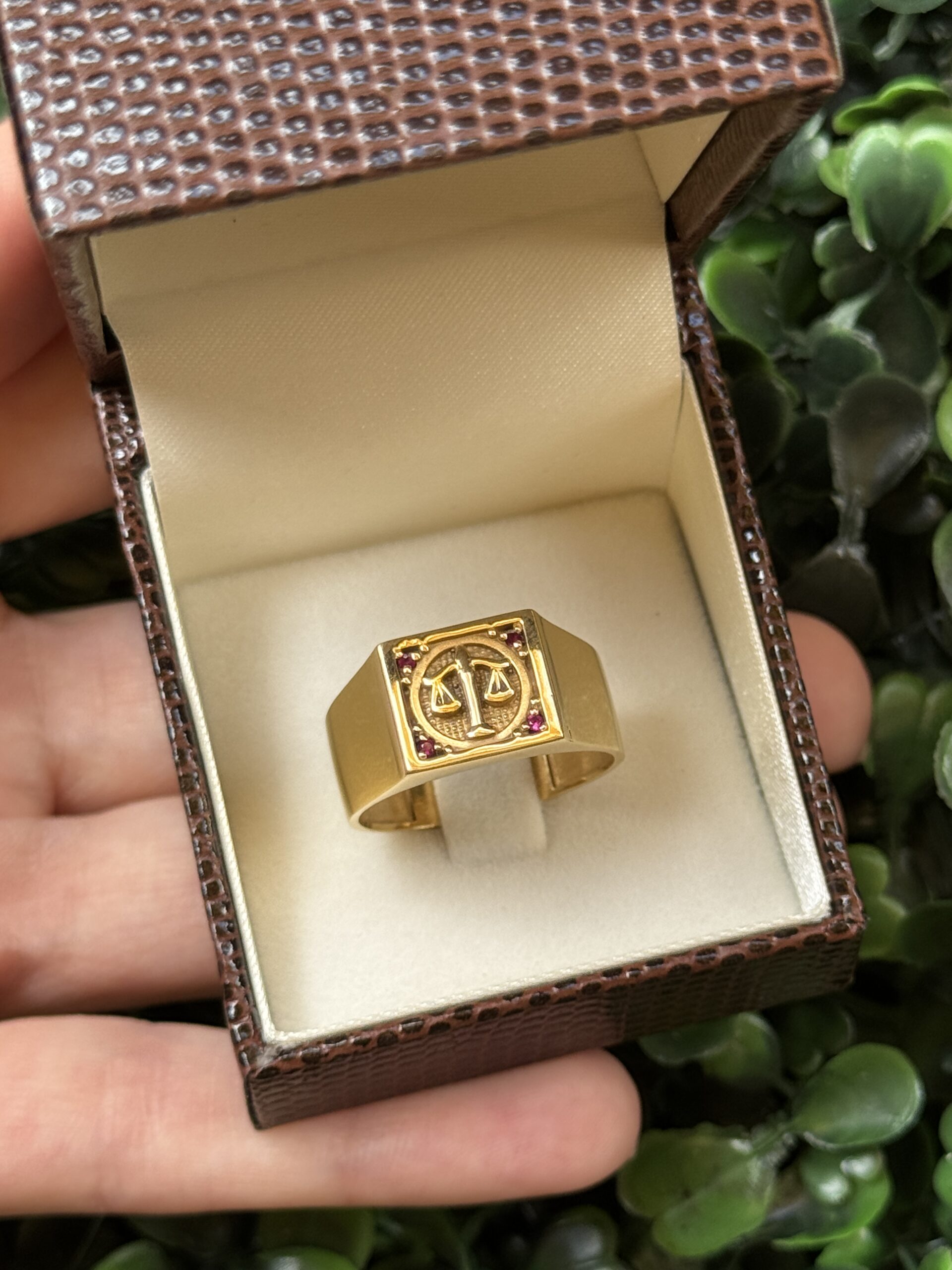 Anel de formatura em ouro 18k - Imagem 6