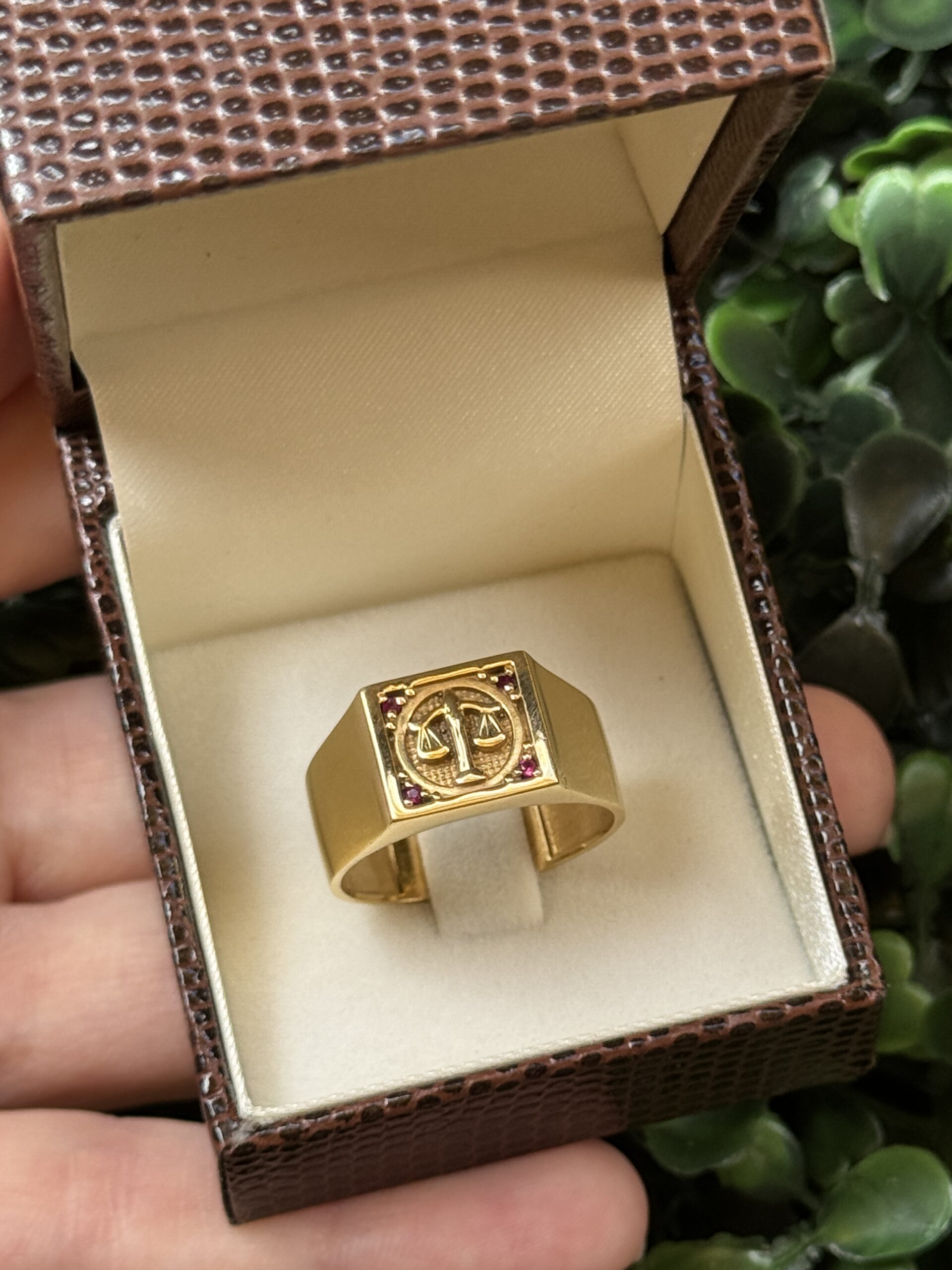 Anel de formatura em ouro 18k