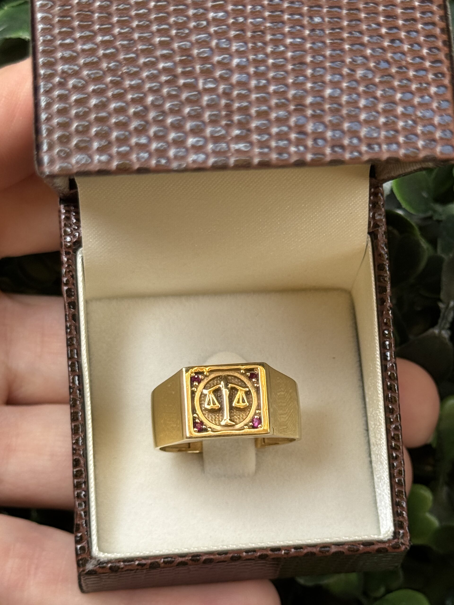 Anel de formatura em ouro 18k - Imagem 4