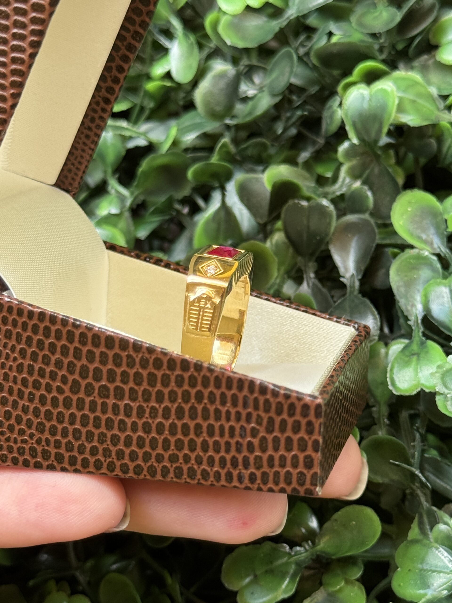 Anel de formatura em ouro 18k - Imagem 8