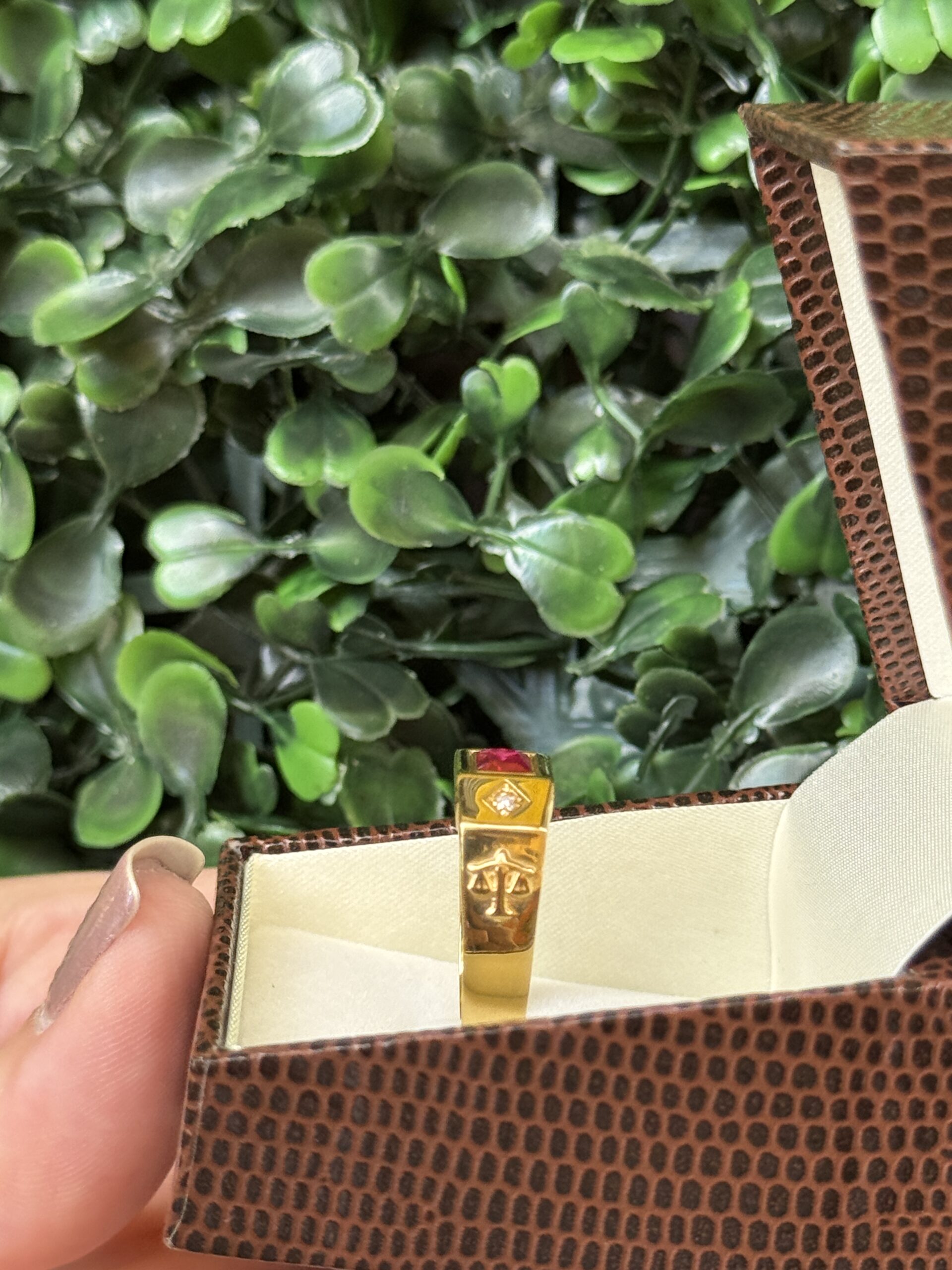 Anel de formatura em ouro 18k - Imagem 7