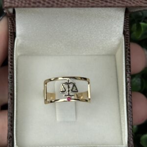 Anel de formatura em ouro 18k