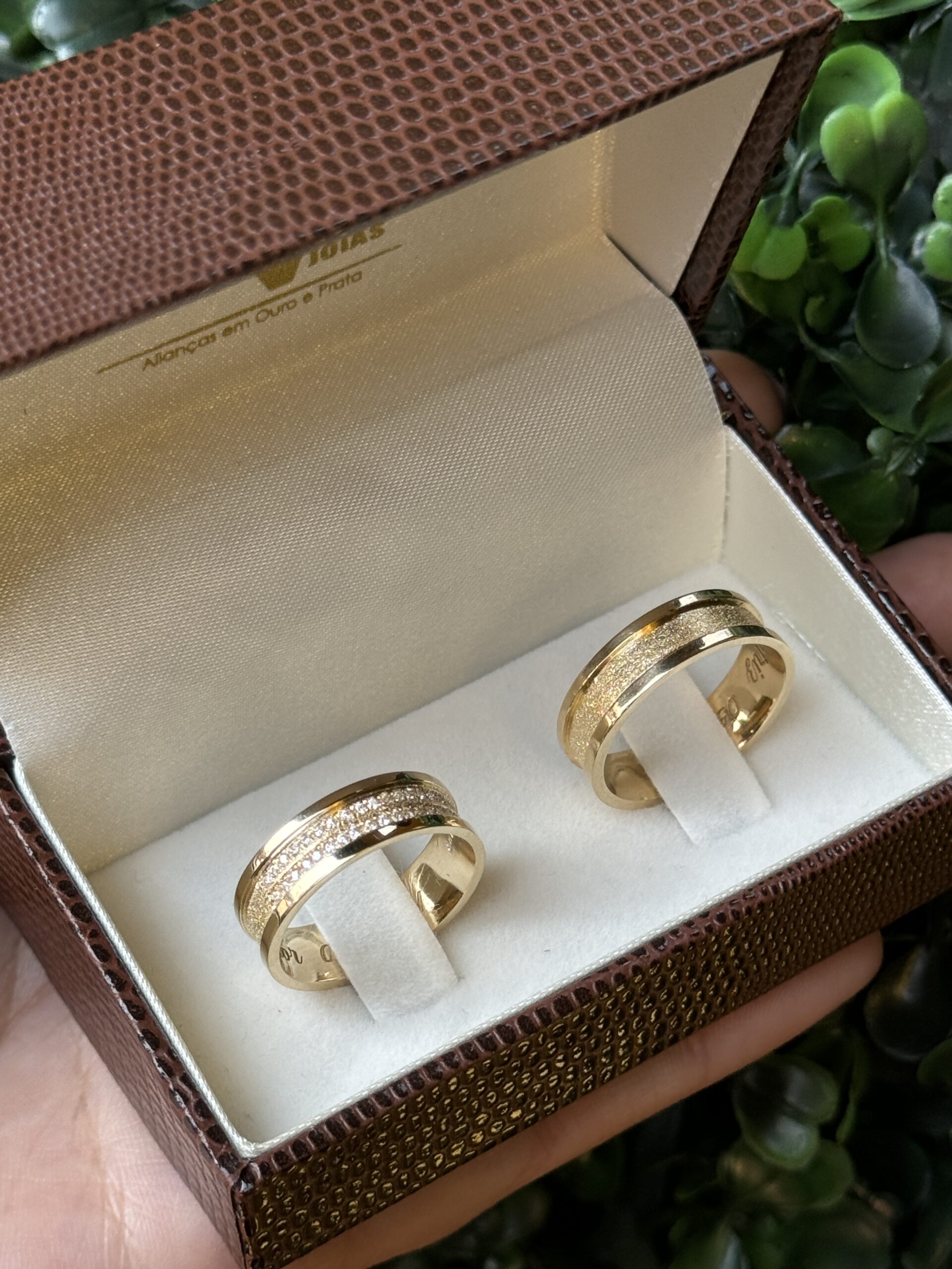 Par de aliança 6mm em ouro