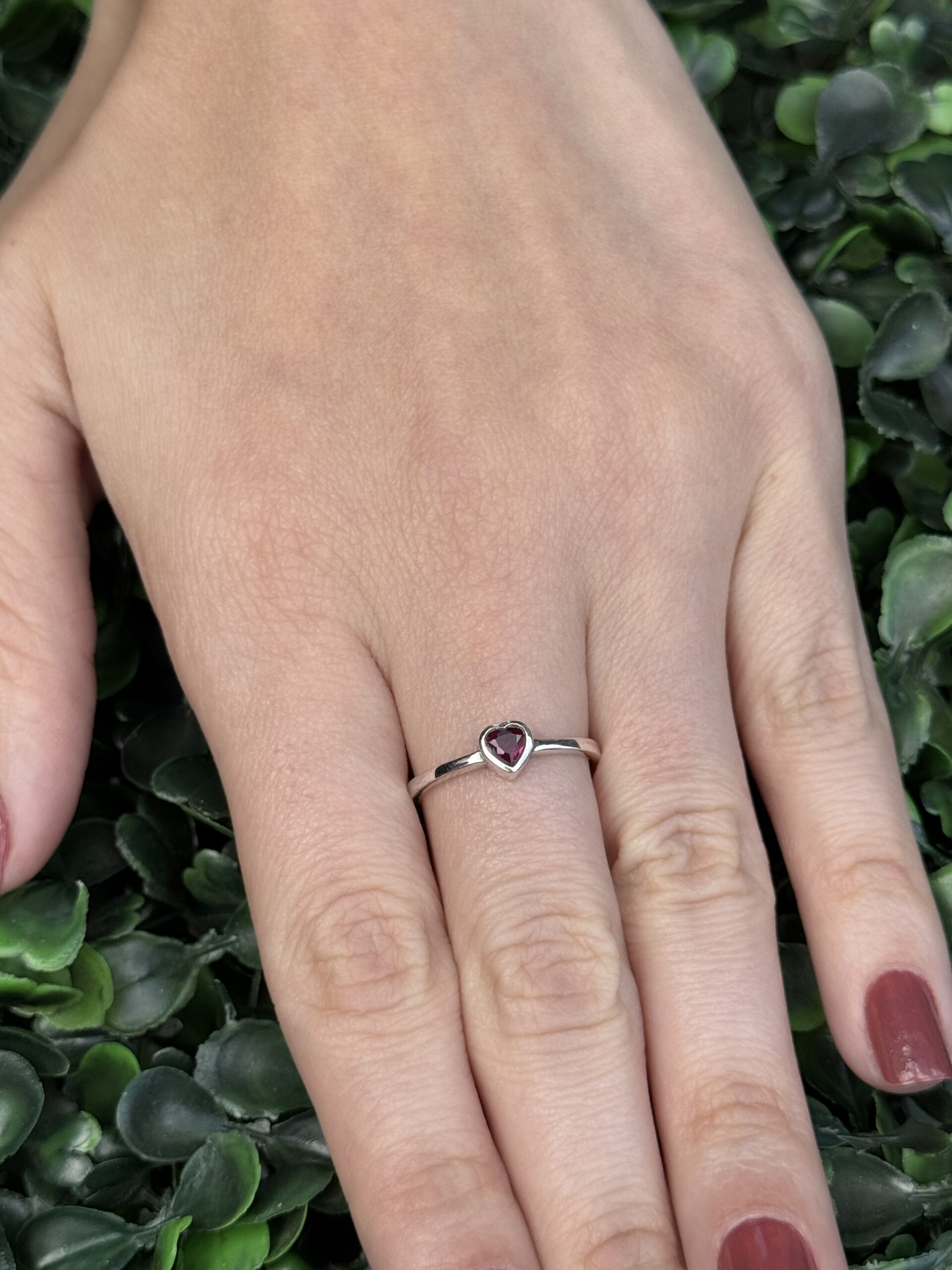 Solitário em prata modelo coração - Imagem 5