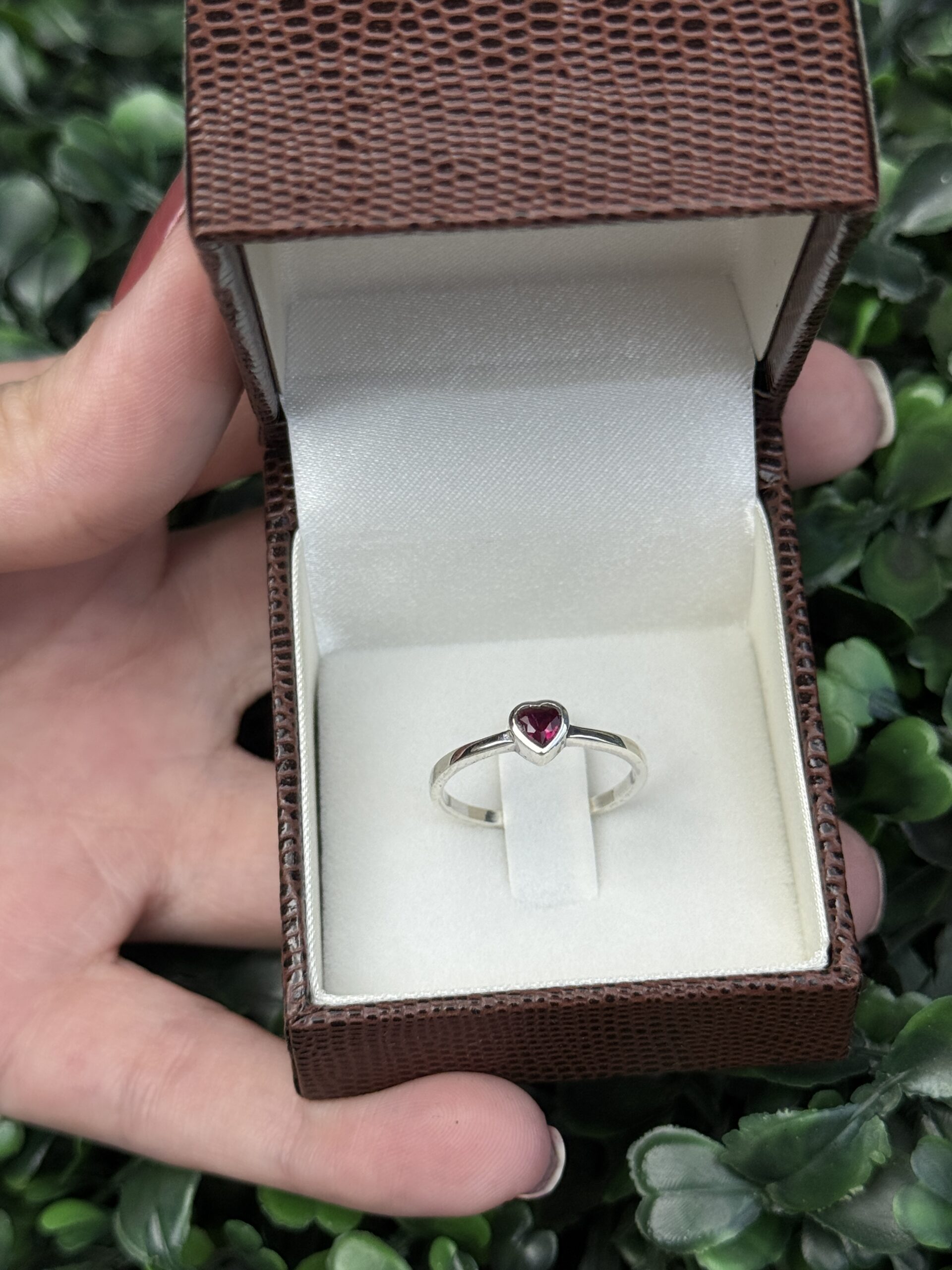 Solitário em prata modelo coração